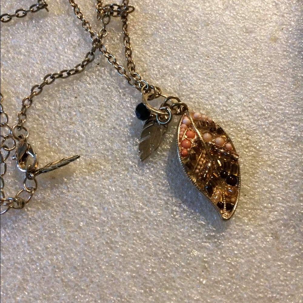 Leaf beads necklace